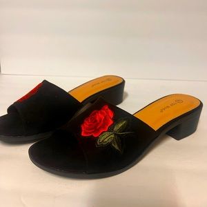 Top Moda black sandals with rose detail